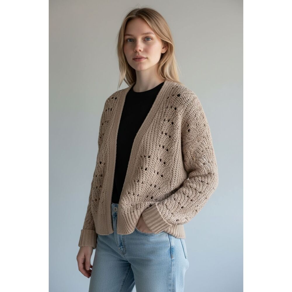Moon & Madison Beige Open Knit Cropped Cardigan Sweater Women's Medium